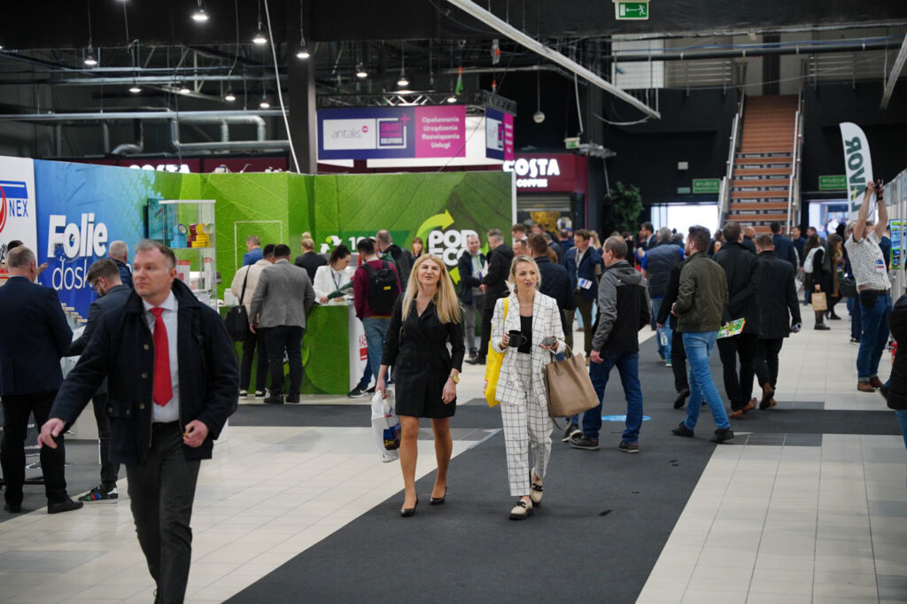 Návštěvníci na veletrhu Fastech Expo 2026 ve Varšavě – článek HUPRO SYSTEMS SE o premiérové přehlídce spojovacích technologií