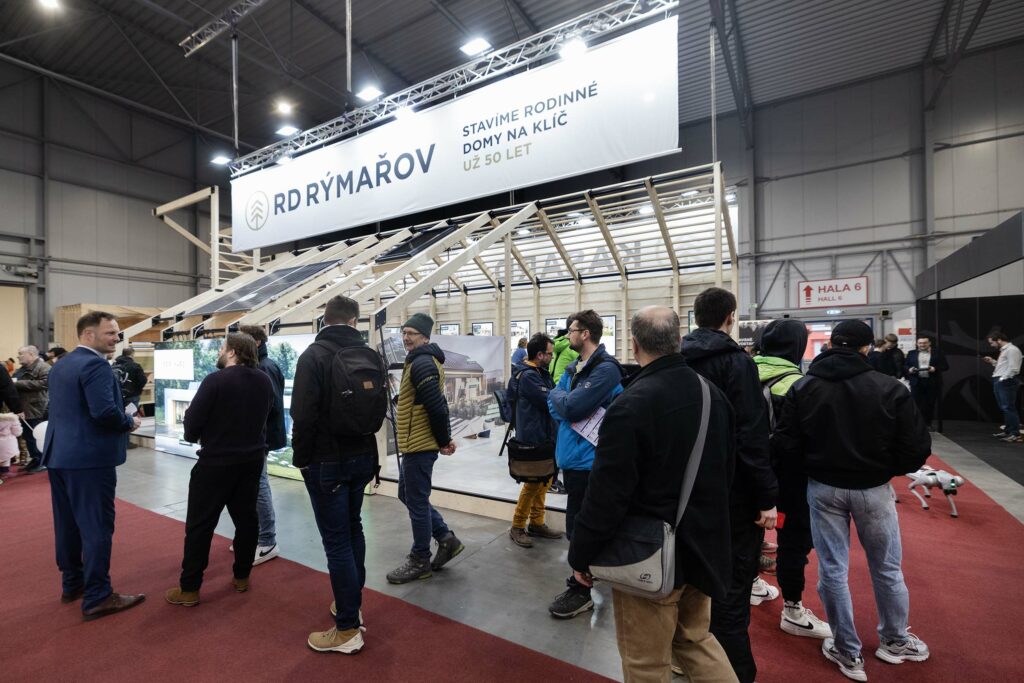 Stánek RD Rýmařov na veletrhu FOR PASIV v PVA EXPO Praha – prezentace rodinných domů na klíč a moderních dřevostaveb