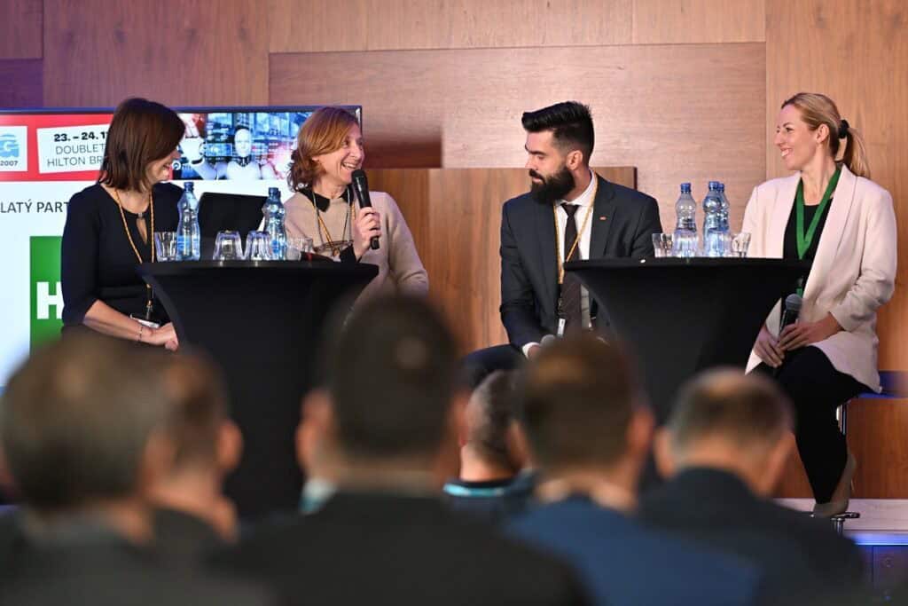 Panelová diskuse na SLOVLOG Congress Bratislava – odborníci sdílejí zkušenosti z logistiky a supply chain managementu.