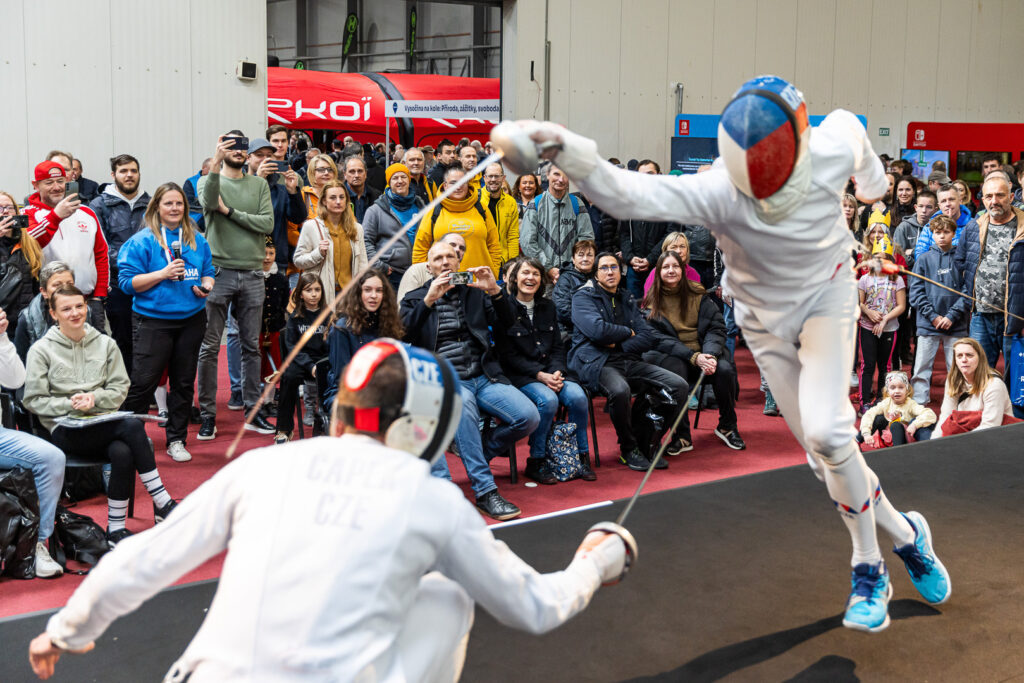 Šermířská exhibice před publikem na festivalu SPORT EXPO v areálu PVA EXPO PRAHA